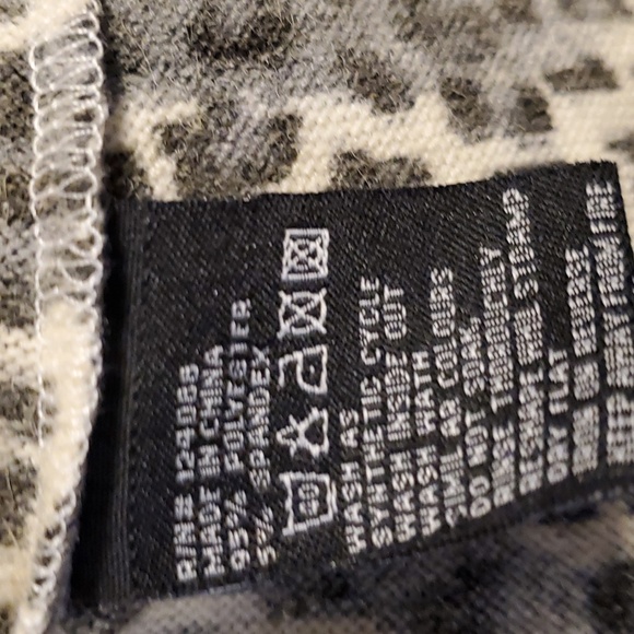 MECHANT sz M cool graphic print ruffled edge swing tank top ART TO WEAR NWT - Picture 5 of 6